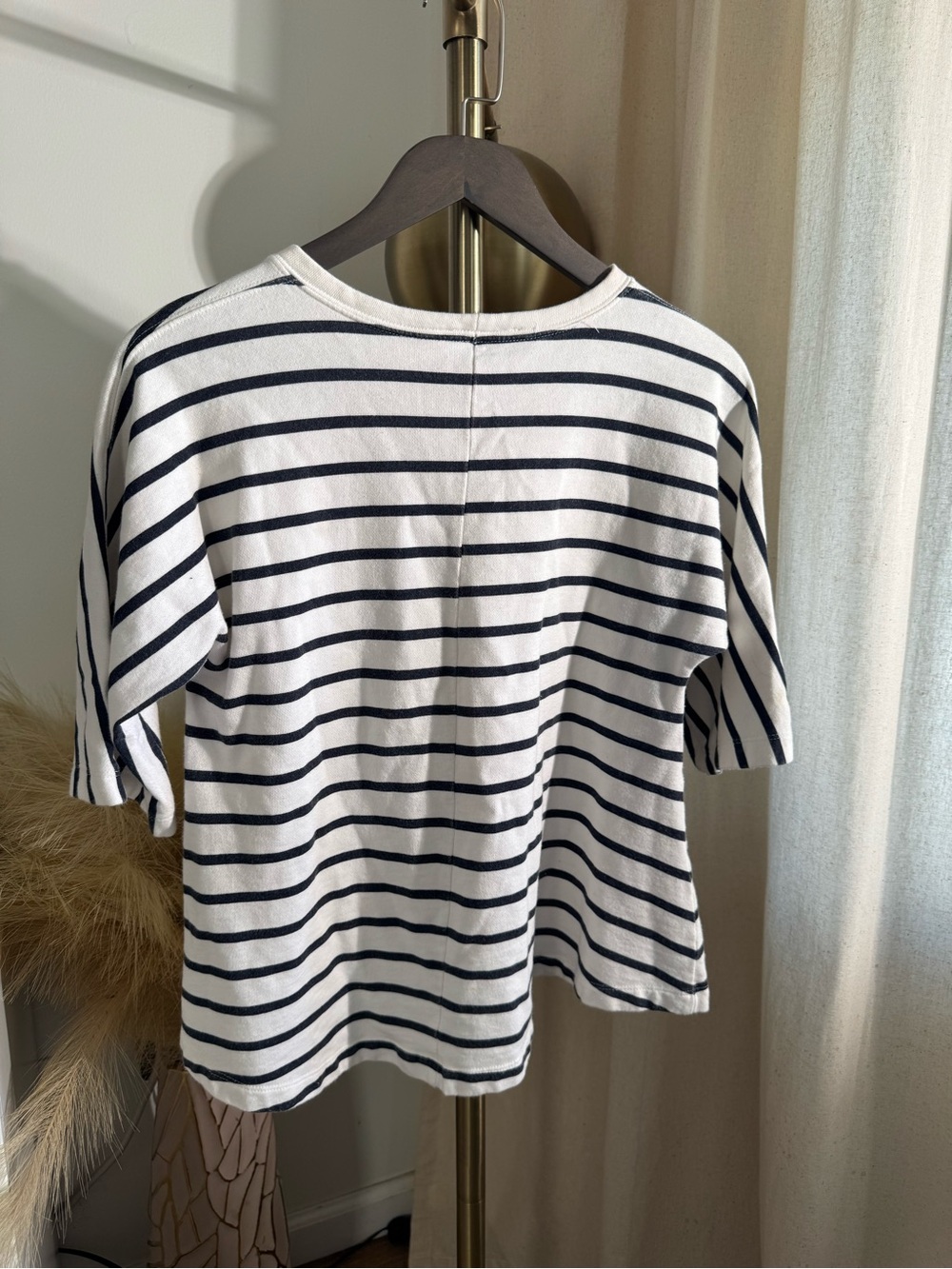 Zara White Tee with Navy Horizontal Stripes - Picture 4 of 4